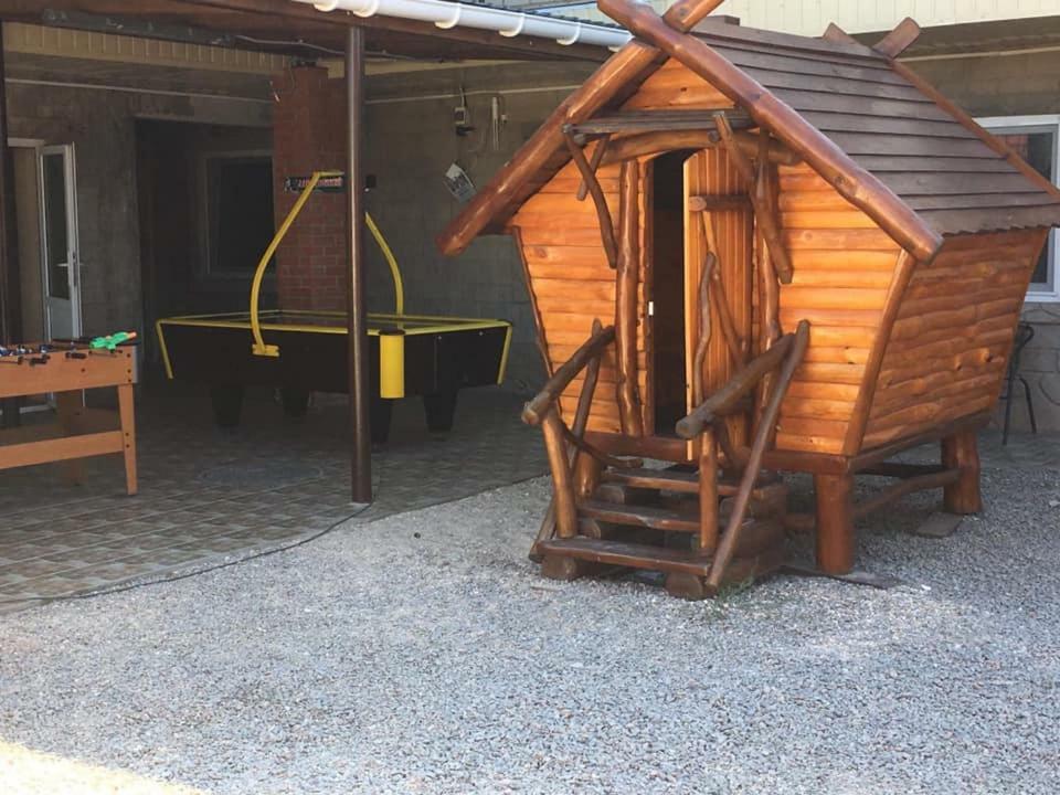 Lastochka Hotell Zaliznij Port Eksteriør bilde