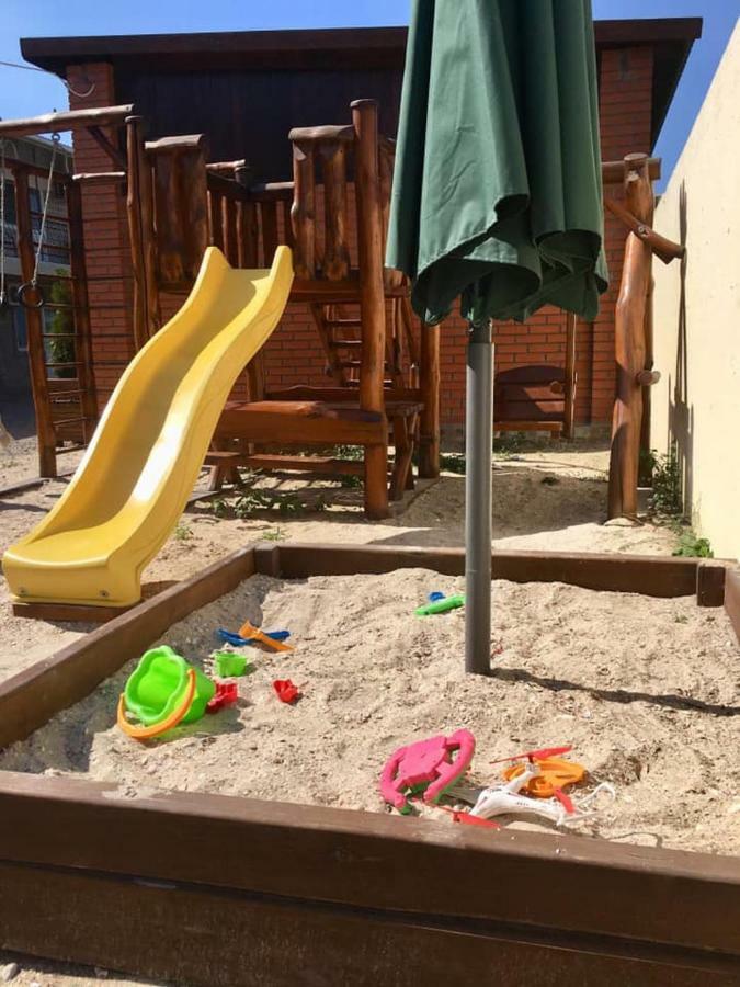 Lastochka Hotell Zaliznij Port Eksteriør bilde